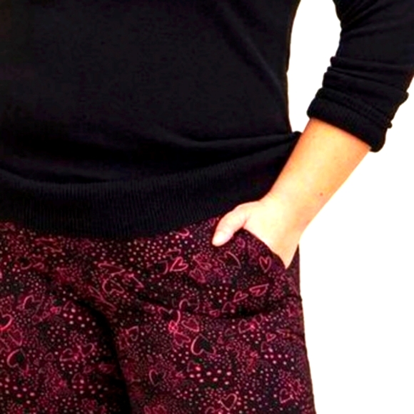 ❤️NWT VINTAGE TORRID LEGGING - POCKETS PREMIUM HEARTS PRINT HIGH RISE PLUS SIZE - Picture 2 of 10